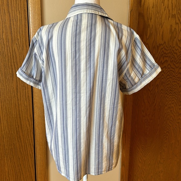 Set of three tops one from Universal Thread and two from A New Day size small. - Picture 2 of 14